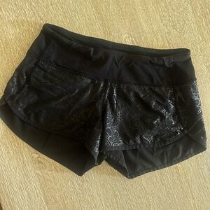 Lululemon short size 4
